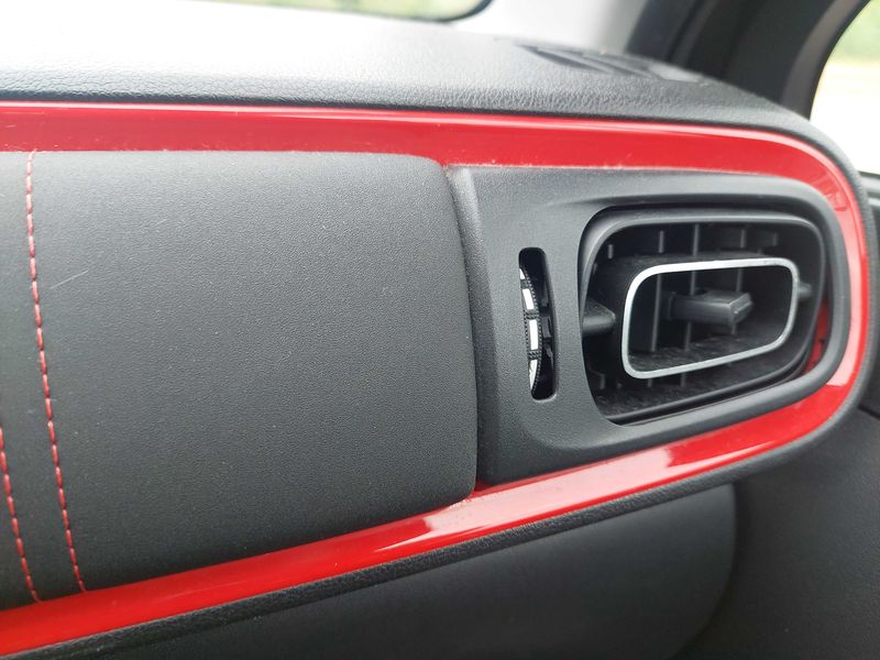 Citroen C3 1.2 PureTech Shine 2018 – снимка 67