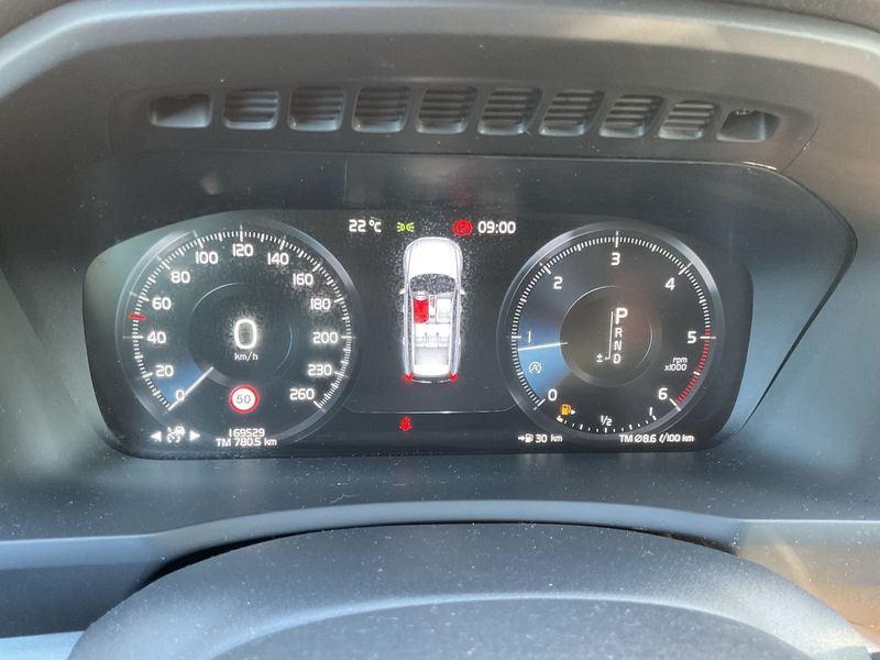 Volvo XC90 2.0 D5 Momentum AWD 2018 – снимка 18