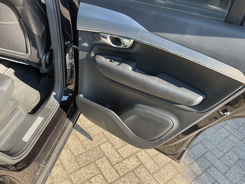 Volvo XC90 2.0 D5 Momentum AWD 2018 – снимка 31