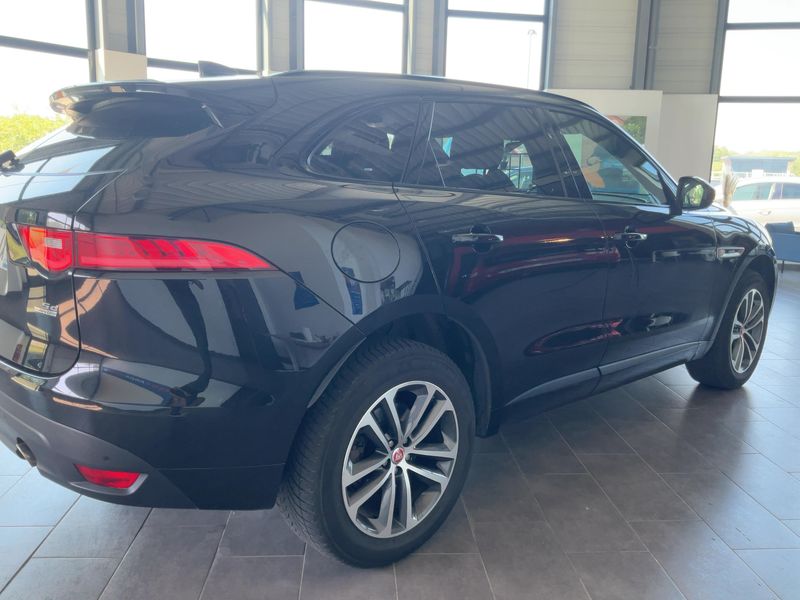Jaguar F-Pace 25d R-Sport AWD 2017 – снимка 8