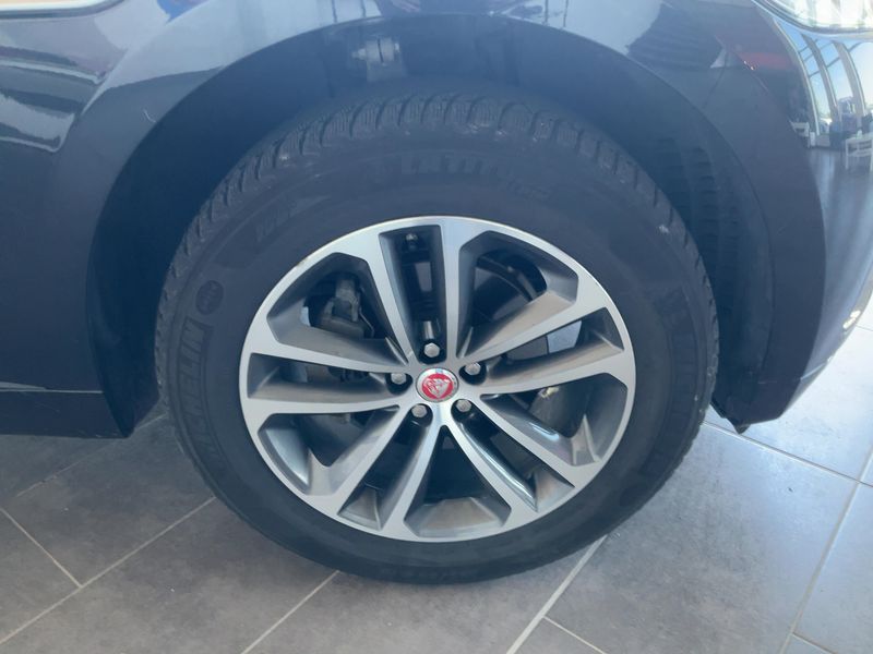 Jaguar F-Pace 25d R-Sport AWD 2017 – снимка 11
