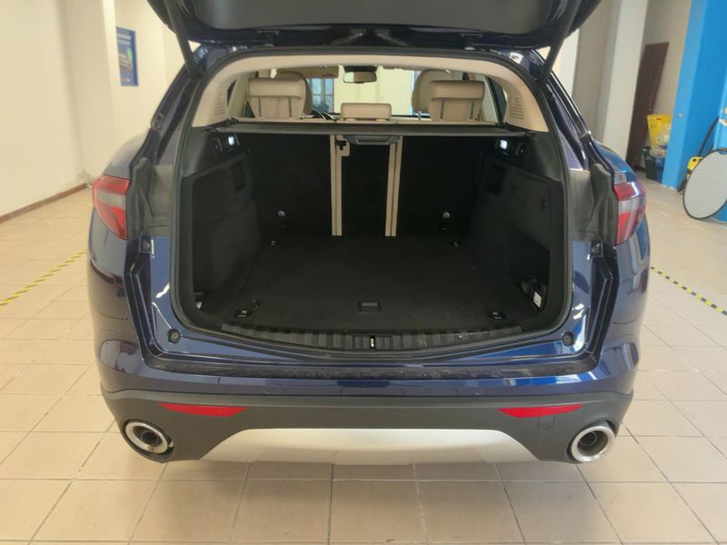 Alfa Romeo Stelvio 2.2 JTDM Lusso Q4 2019 – снимка 15