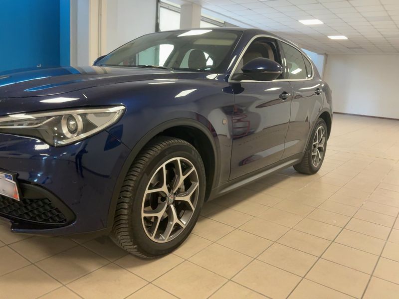 Alfa Romeo Stelvio 2.2 JTDM Lusso Q4 2019 – снимка 2