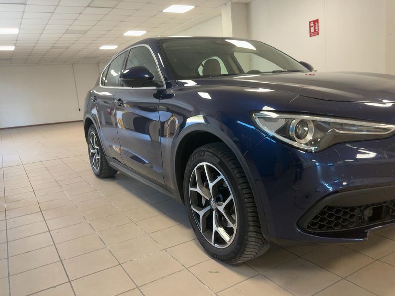 Alfa Romeo Stelvio 2.2 JTDM Lusso Q4 2019 – снимка 12
