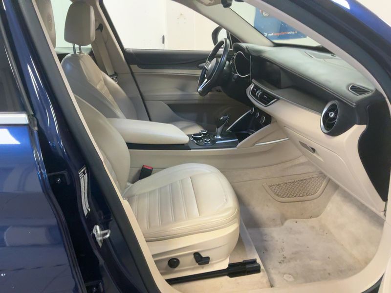 Alfa Romeo Stelvio 2.2 JTDM Lusso Q4 2019 – снимка 16