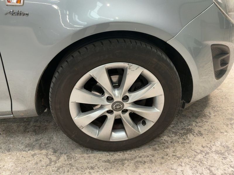 Opel Corsa 1.4 Active 2013 – снимка 11