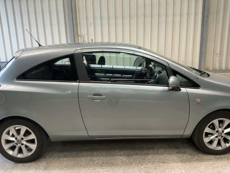 Opel Corsa 1.4 Active 2013 – снимка 10