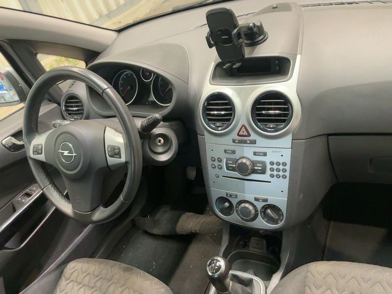 Opel Corsa 1.4 Active 2013 – снимка 17