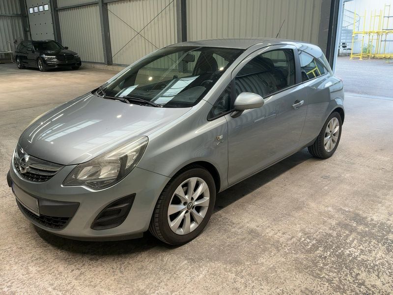 Opel Corsa 1.4 Active 2013 – снимка 2