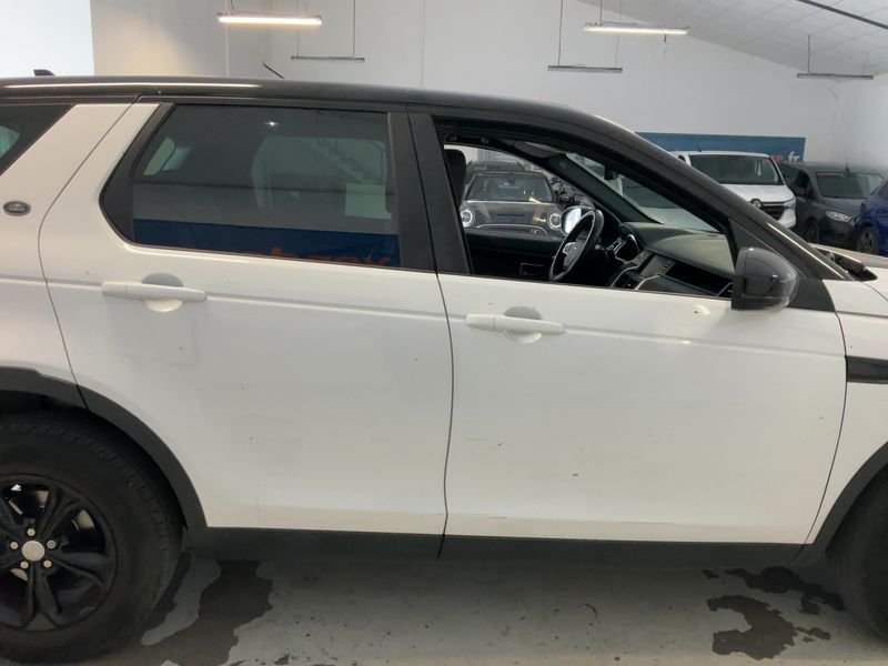 Land Rover Discovery Sport 2.0 Td4 SE AWD 2015 – снимка 10