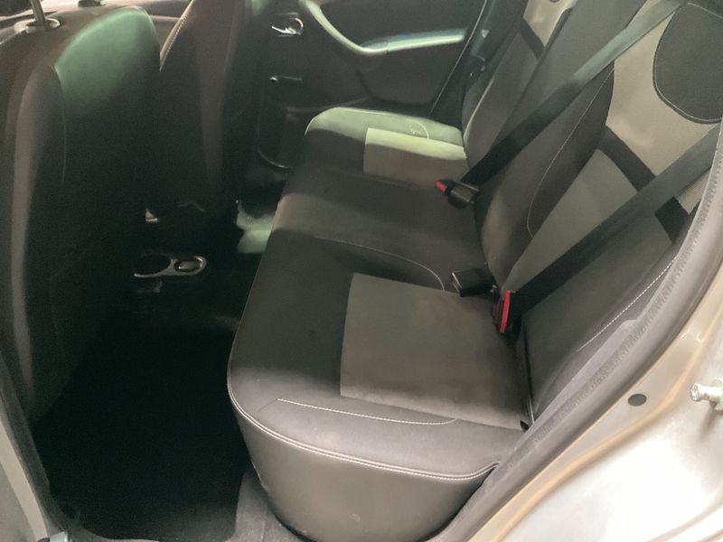 Dacia Duster 1.2 TCe SL Steel 4x2 2016 – снимка 30