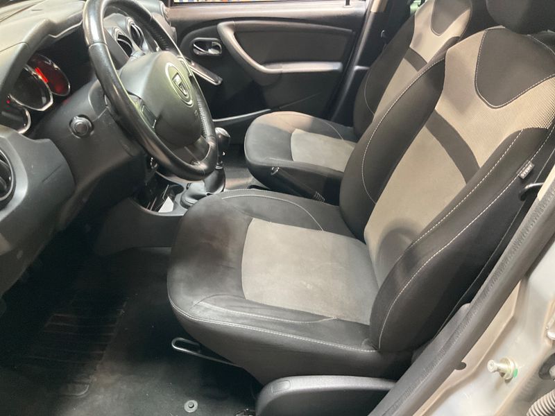 Dacia Duster 1.2 TCe SL Steel 4x2 2016 – снимка 31
