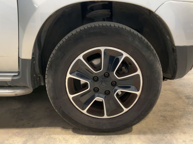 Dacia Duster 1.2 TCe SL Steel 4x2 2016 – снимка 11