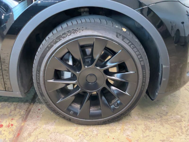 Tesla Model Y Long Range Dual AWD Premium 2025 – снимка 11