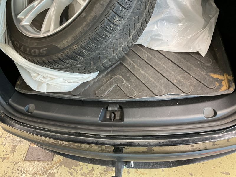 Tesla Model Y Long Range Dual AWD Premium 2025 – снимка 23