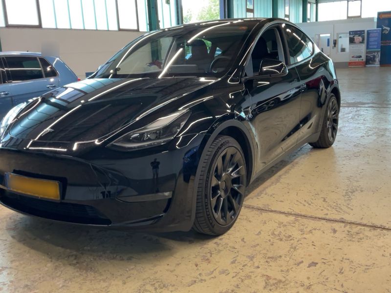 Tesla Model Y Long Range Dual AWD Premium 2025 – снимка 1