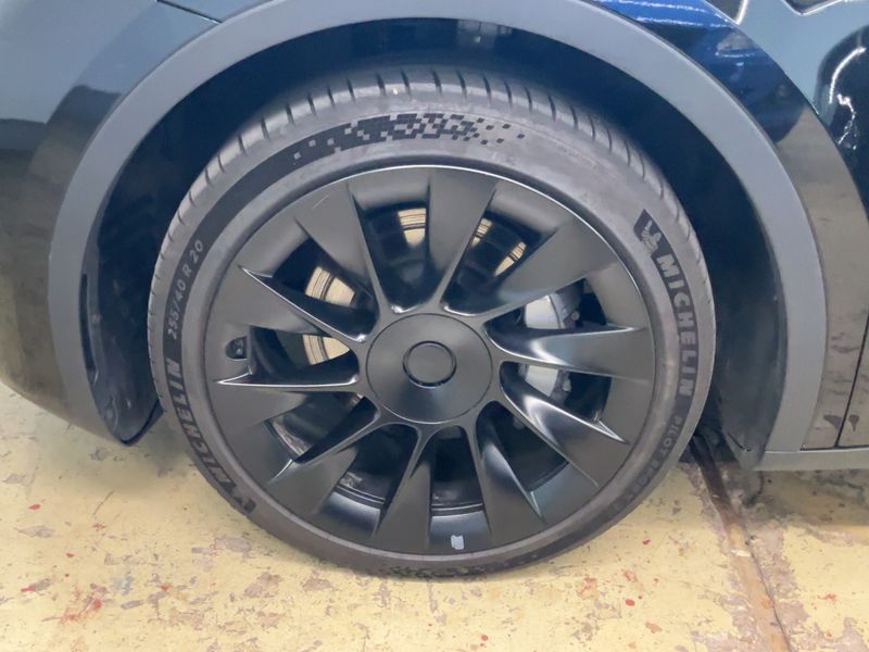 Tesla Model Y Long Range Dual AWD Premium 2025 – снимка 3