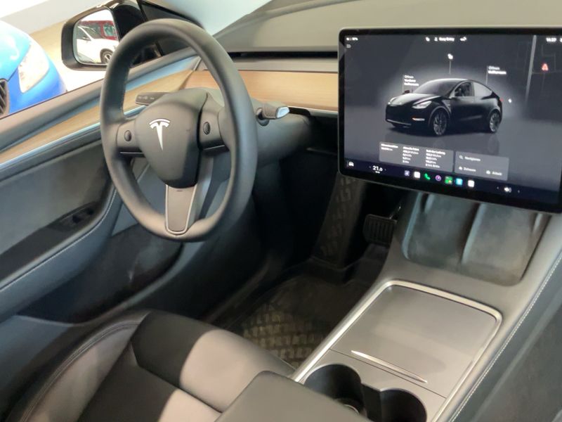 Tesla Model Y Long Range Dual AWD Premium 2025 – снимка 18
