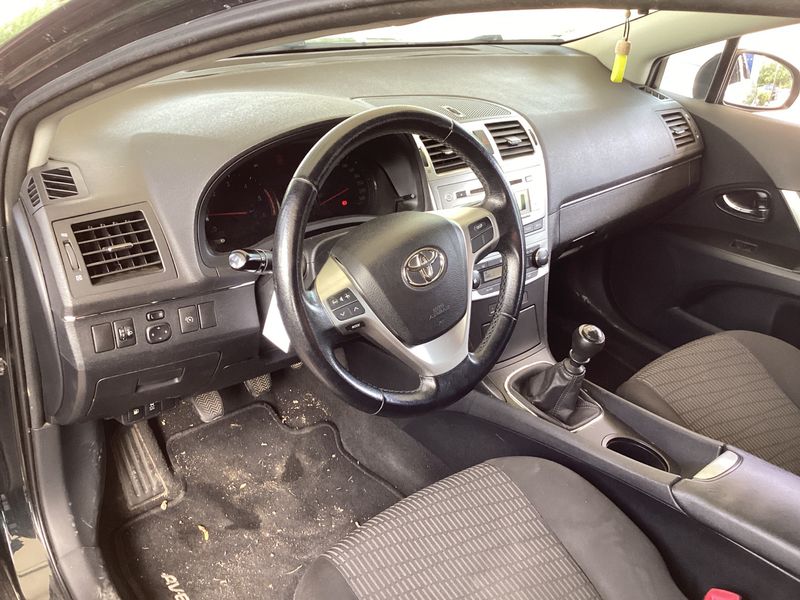 Toyota Avensis 2.0 D-4D Advance 2012 – снимка 26