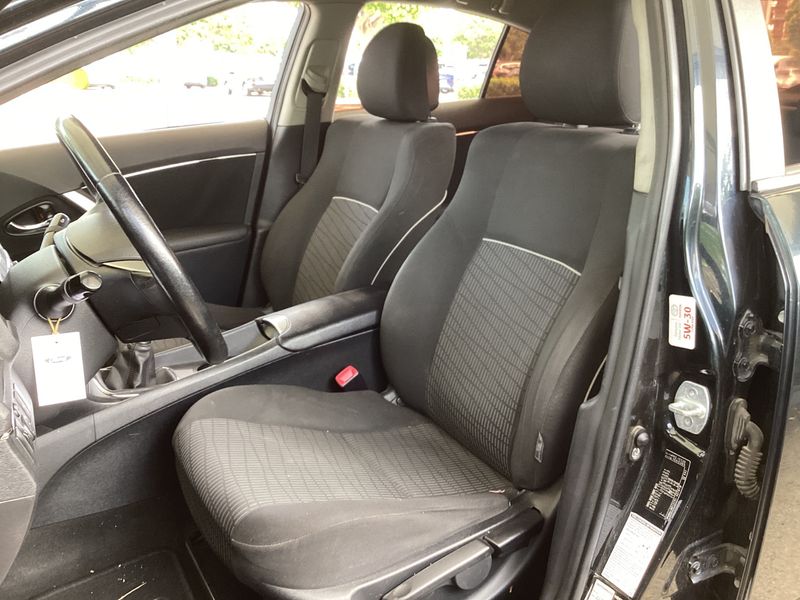 Toyota Avensis 2.0 D-4D Advance 2012 – снимка 25