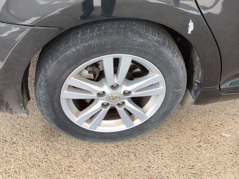 Toyota Avensis 2.0 D-4D Advance 2012 – снимка 9