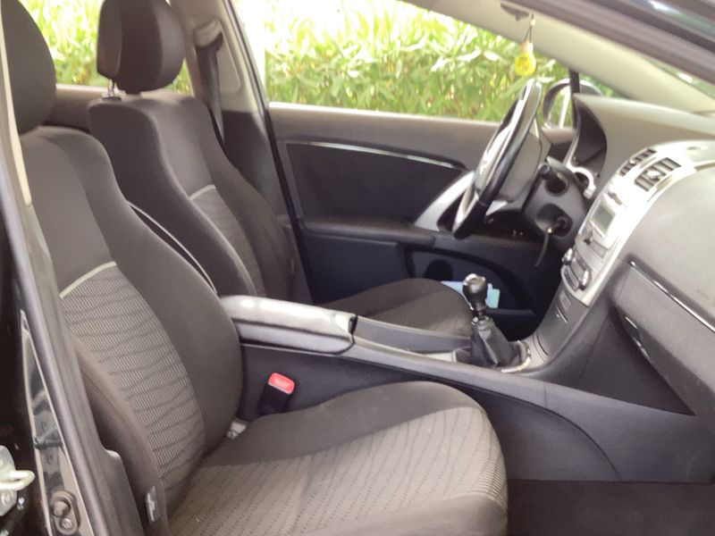 Toyota Avensis 2.0 D-4D Advance 2012 – снимка 16