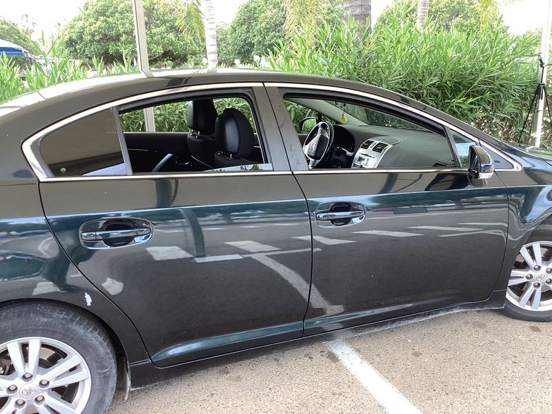 Toyota Avensis 2.0 D-4D Advance 2012 – снимка 10