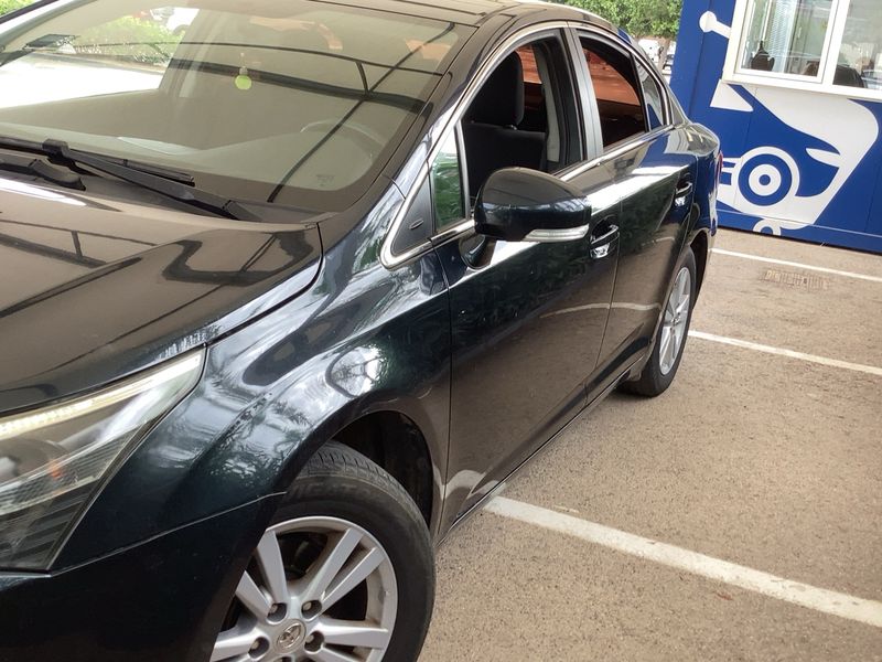 Toyota Avensis 2.0 D-4D Advance 2012 – снимка 2