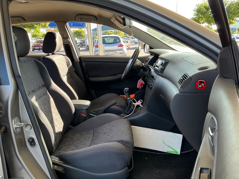 Toyota Corolla 2.0 D-4D Compact Luna 2004 – снимка 3
