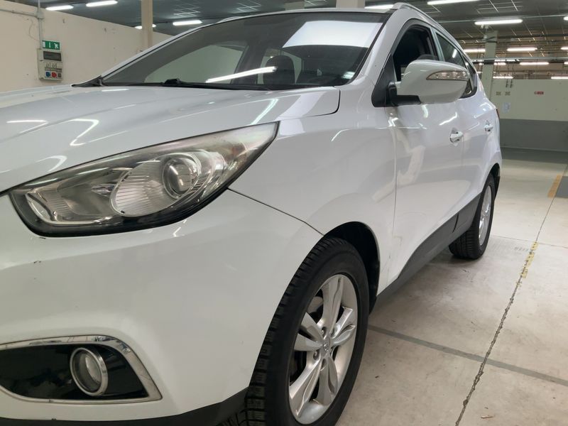 Hyundai ix35 1.6 Classic 2WD 2010 – снимка 2