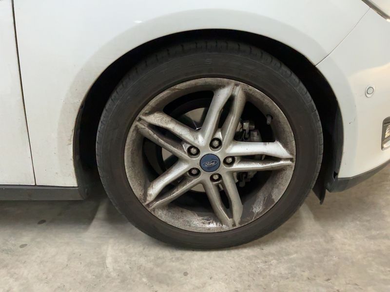 Ford Focus 1.6 TDCi Titanium 2015 – снимка 11