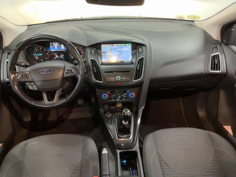 Ford Focus 1.6 TDCi Titanium 2015 – снимка 17
