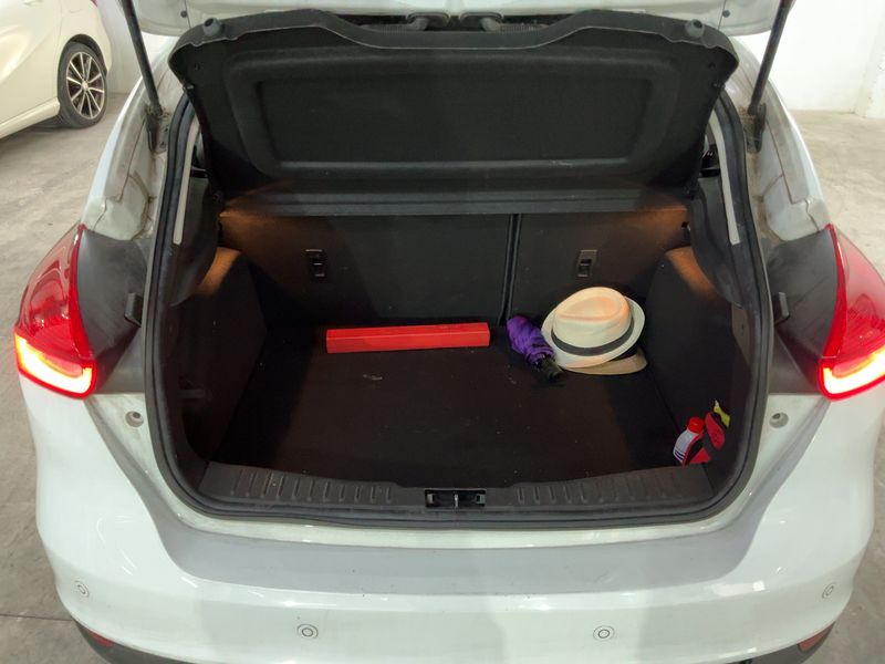 Ford Focus 1.6 TDCi Titanium 2015 – снимка 15