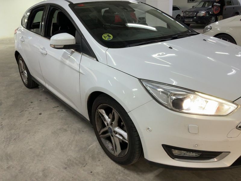 Ford Focus 1.6 TDCi Titanium 2015 – снимка 12