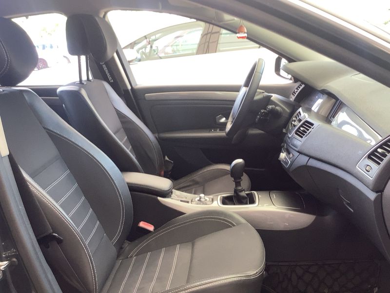 Renault Laguna 1.5 dCi Dynamique TomTom 2011 – снимка 16