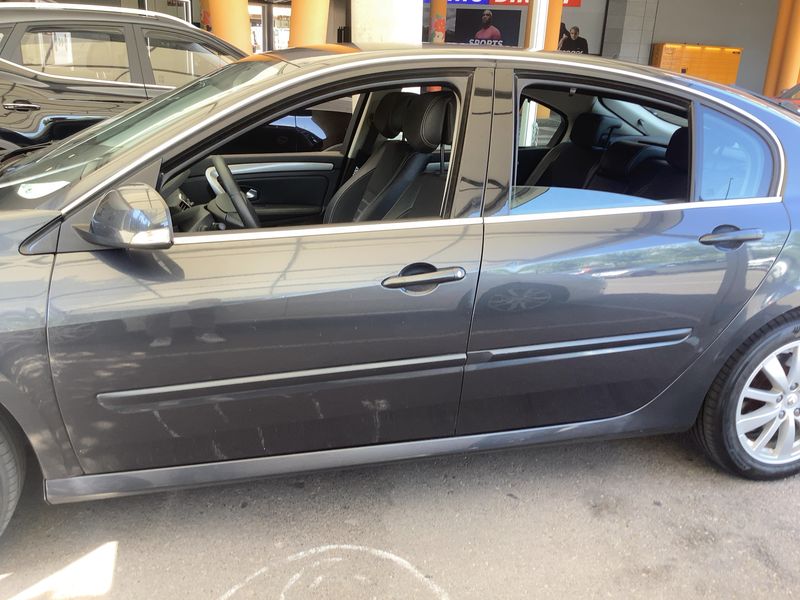 Renault Laguna 1.5 dCi Dynamique TomTom 2011 – снимка 4