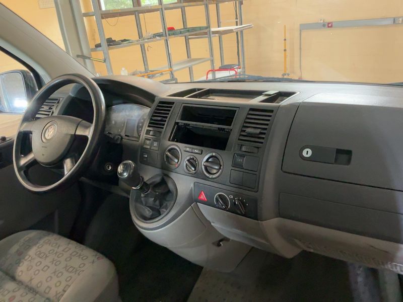 Volkswagen T5 Kombi 2.0 2009 – снимка 17