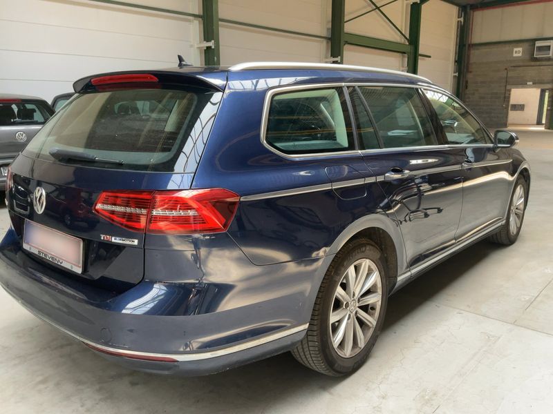 Volkswagen Passat 1.6 TDI Comfortline BlueMotion Tech 2017 – снимка на щета