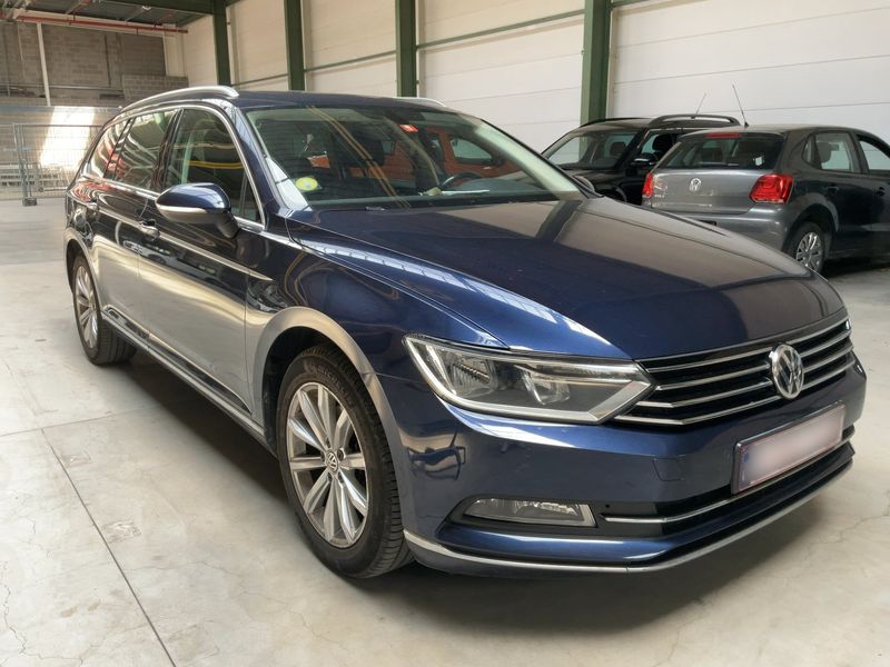 Volkswagen Passat 1.6 TDI Comfortline BlueMotion Tech 2017 – снимка на щета