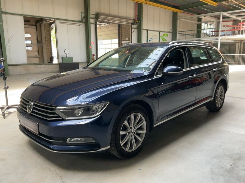 Volkswagen Passat 1.6 TDI Comfortline BlueMotion Tech 2017 – снимка на щета