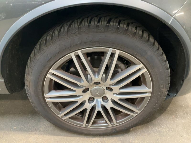 Audi Q7 3.0 V6 TFSI quattro 2011 – снимка 11