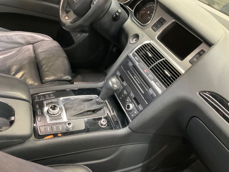 Audi Q7 3.0 V6 TFSI quattro 2011 – снимка 30