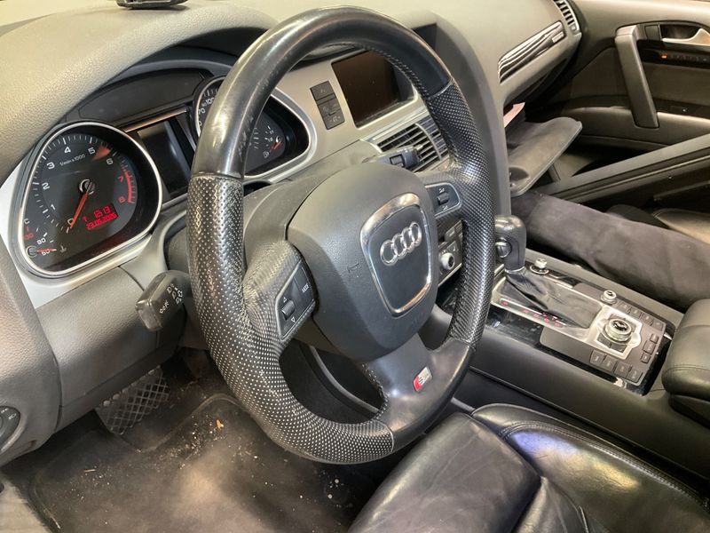 Audi Q7 3.0 V6 TFSI quattro 2011 – снимка 38