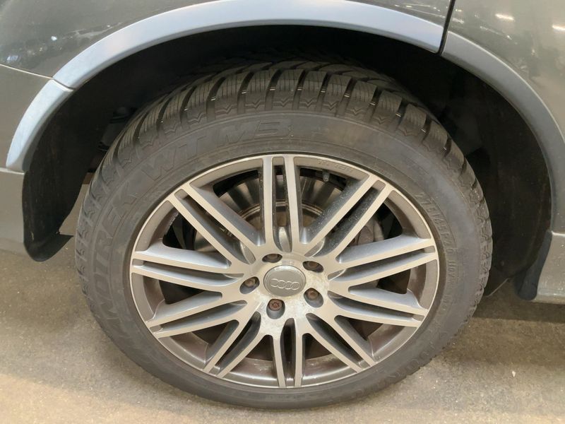 Audi Q7 3.0 V6 TFSI quattro 2011 – снимка 9