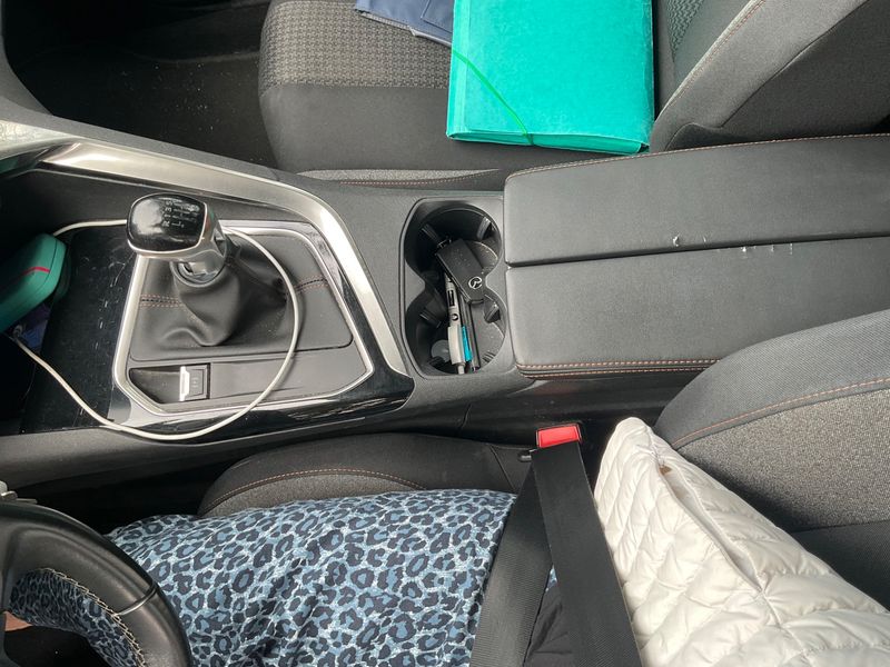 Peugeot 3008 1.5 Blue-HDi Active Business 2019 – снимка 27