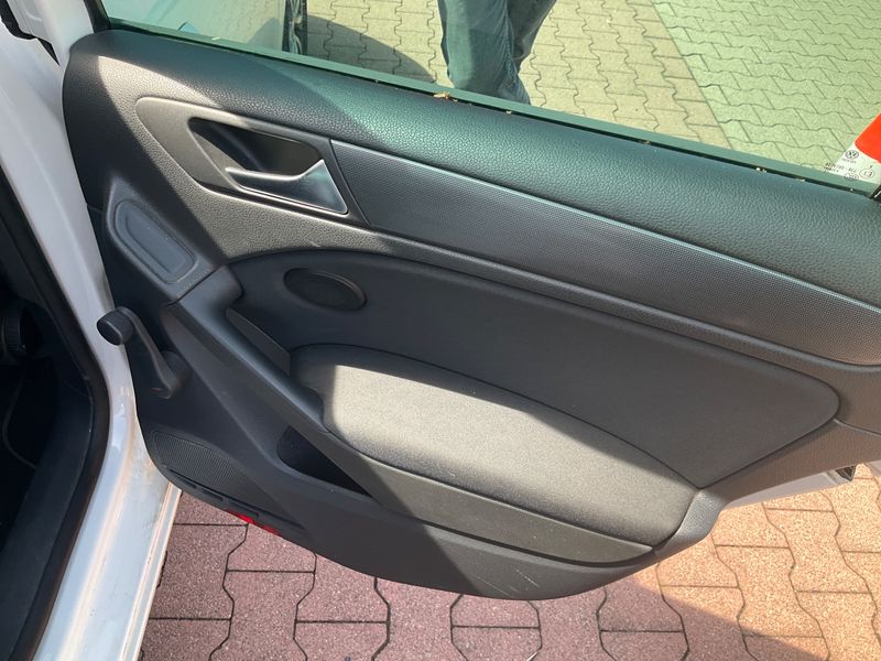 Volkswagen Golf VI 1.6 TDI Style 2011 – снимка на щета 36
