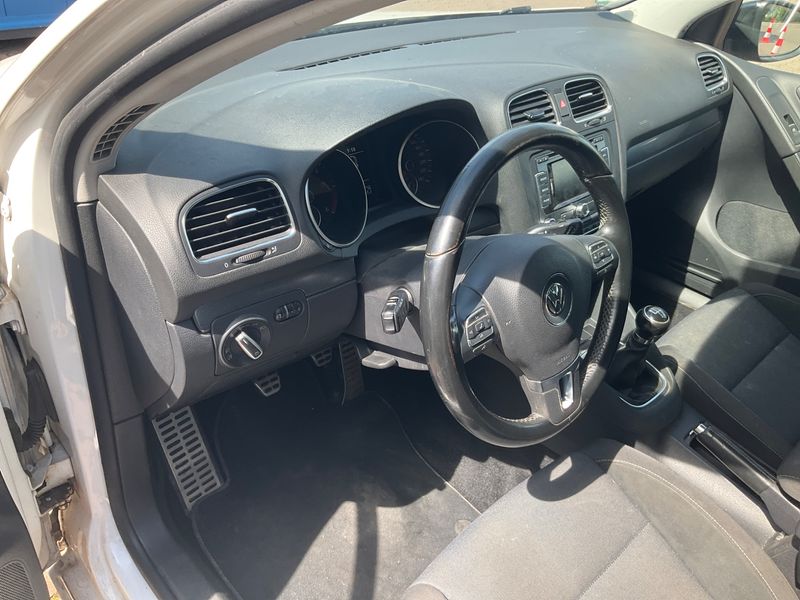 Volkswagen Golf VI 1.6 TDI Style 2011 – снимка на щета 38