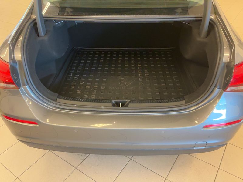 Mercedes-Benz A-Klasse Limousine A 180 2020 – снимка 16