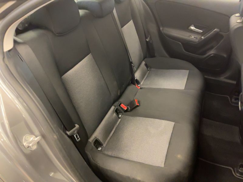 Mercedes-Benz A-Klasse Limousine A 180 2020 – снимка 20