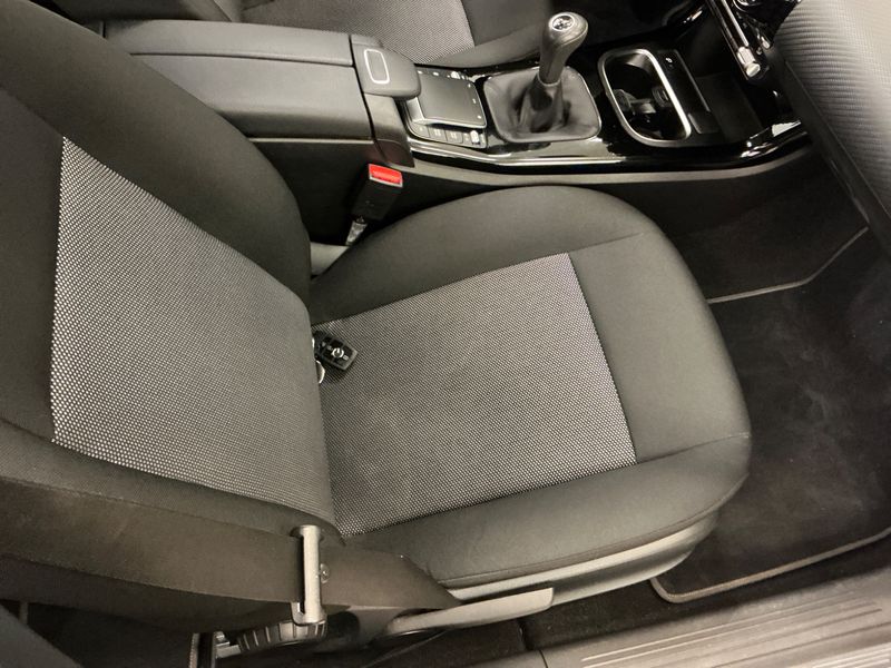 Mercedes-Benz A-Klasse Limousine A 180 2020 – снимка 24